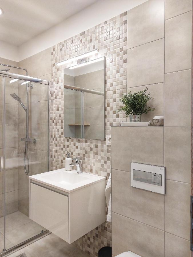 Paskom Apartmanhaz Nyergesujfalu Bagian luar foto